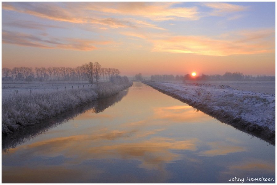 johnyhemelsoen - A cold morning.