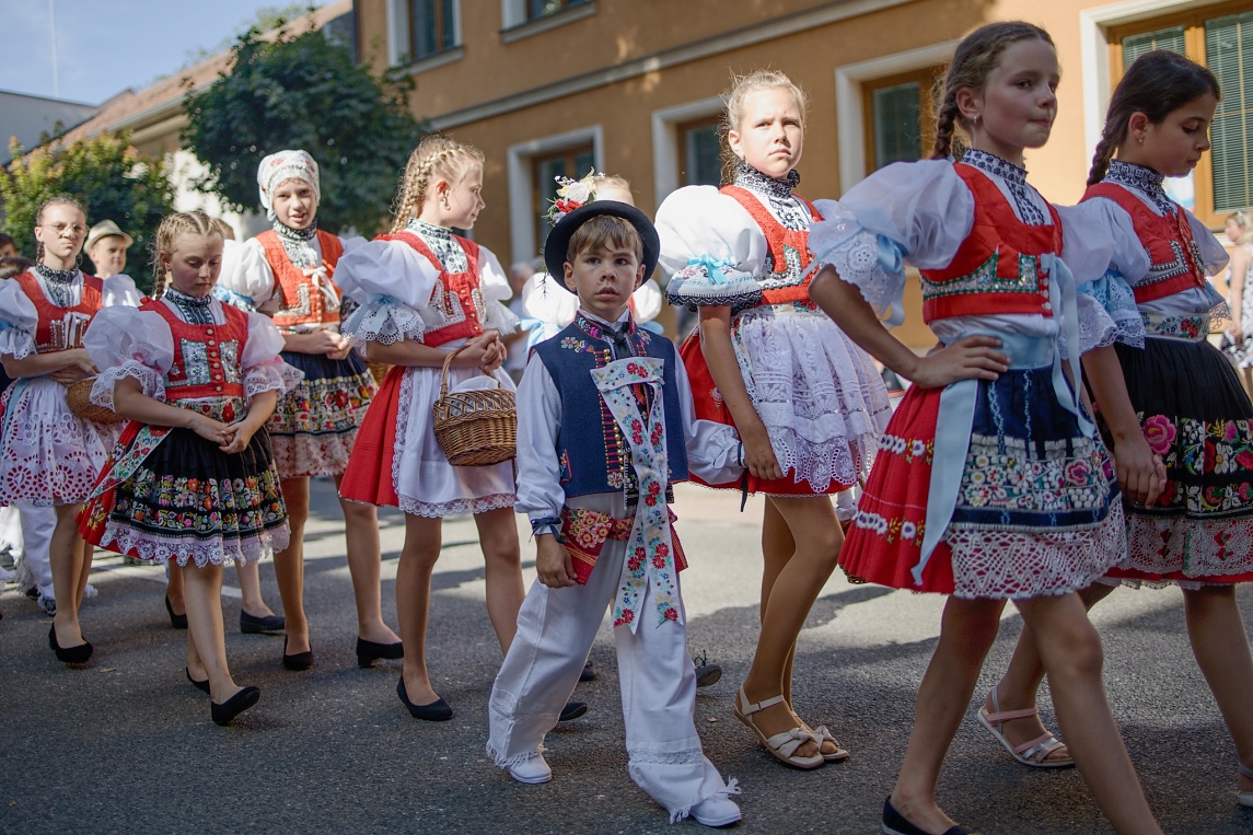 Uhler - Krojovaný průvod